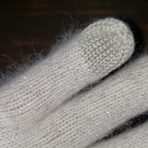 New Coach Cashmere Ocelot Gold Touch Tech Gloves - Picture 5 of 11